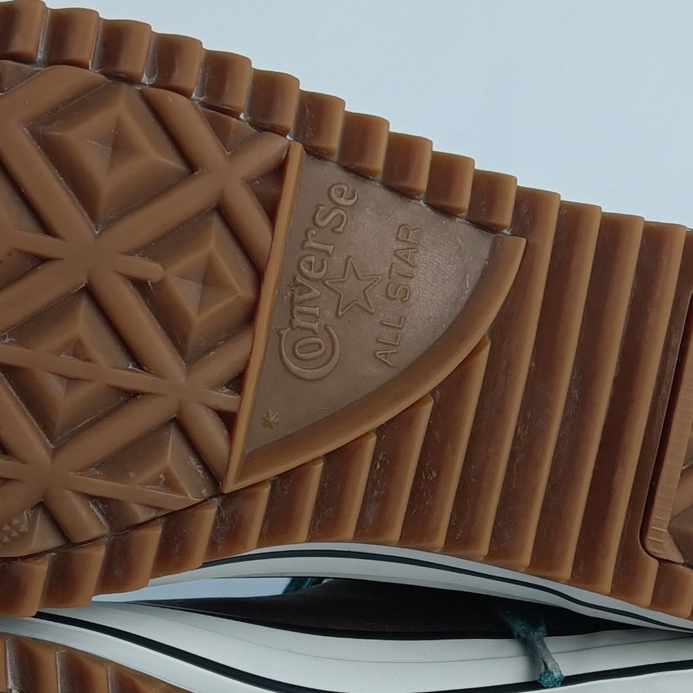 Converse Chuck Taylor High Top Sneakers. - Picture 10 of 12